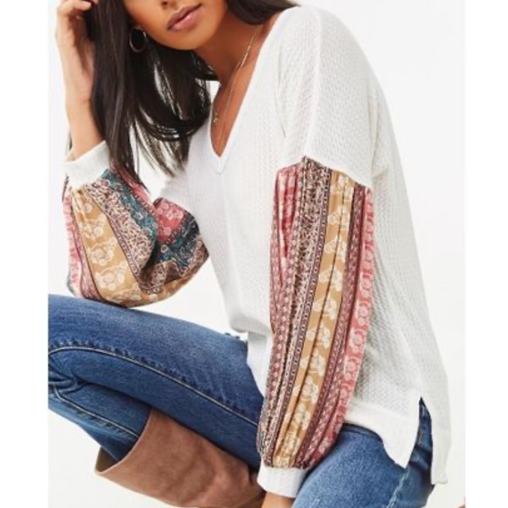 ✨HOST PICK✨Forever21 Floral Sleeve Waffle Knit Top